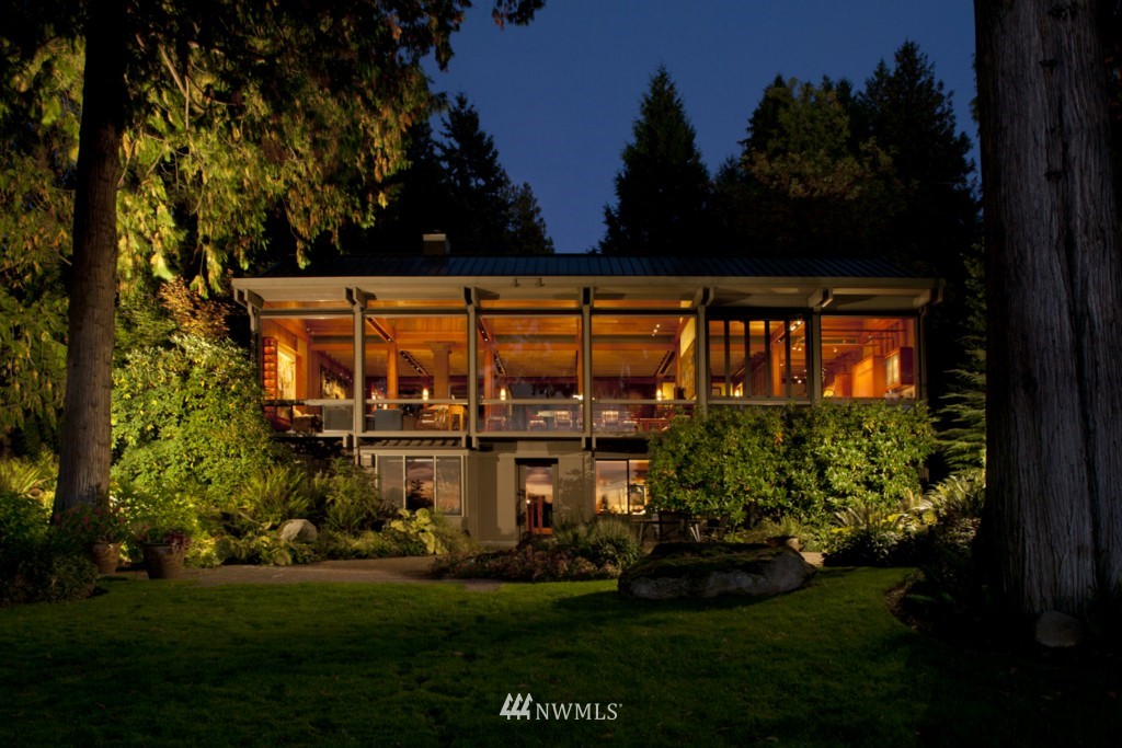 3805 Hunts Point Road Hunts Point, WA 98004 - Photo 1 of 15