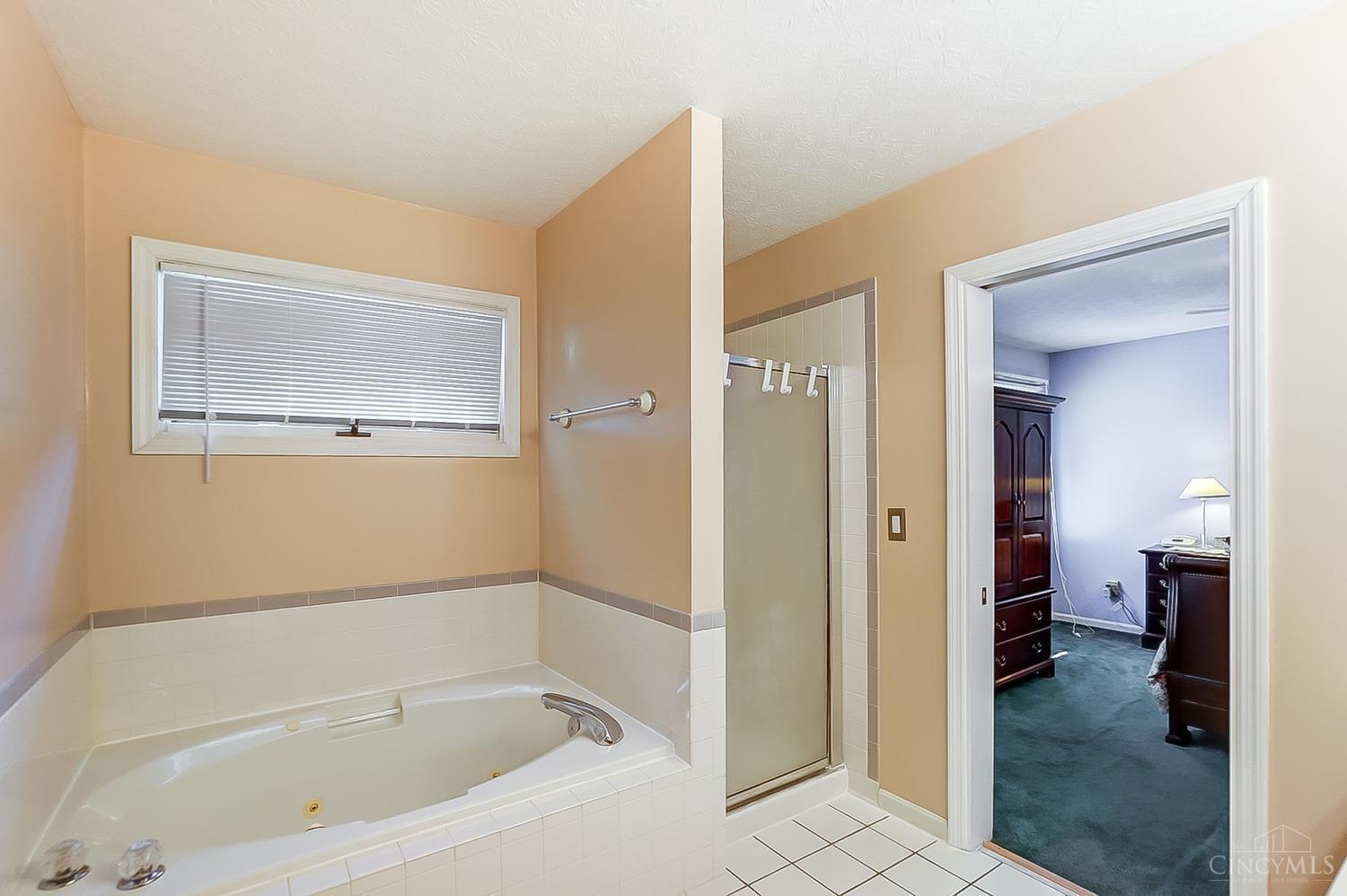 7020 Sheed Road Cincinnati, OH 45247 - Photo 18 of 30