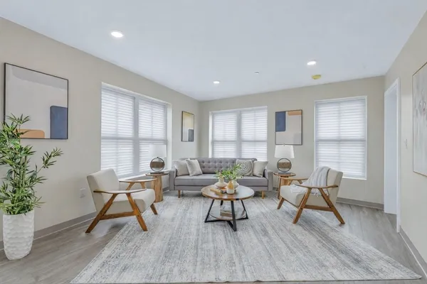 $2,800 | 377 Cummins Highway, Unit 1, Boston, MA 02126