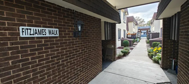 $212,000 | 4035 Fitzjames Walk, Oak Lawn, IL 60453