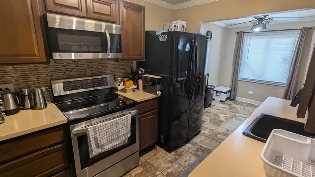 $212,000 | 4035 Fitzjames Walk, Oak Lawn, IL 60453