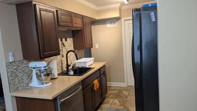 $212,000 | 4035 Fitzjames Walk, Oak Lawn, IL 60453