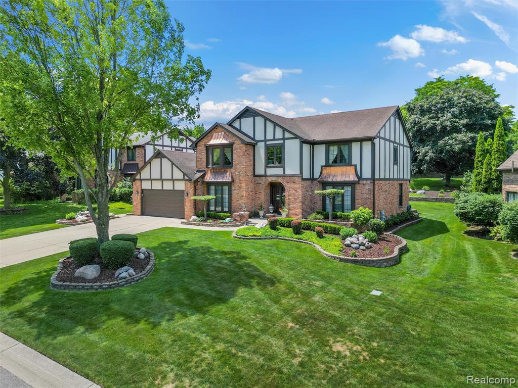1732 Rapids Way Rochester Hills, MI 48309 - Photo 32 of 37