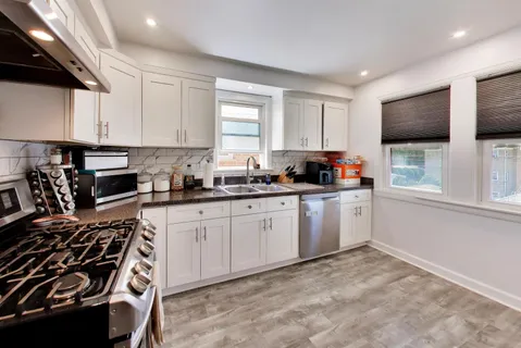 $690,000 | 5016 North Mango Avenue, Chicago, IL 60630