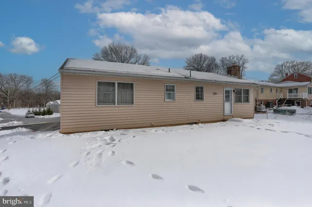 $279,900 | 625 Hoffer Street, Middletown, PA 17057