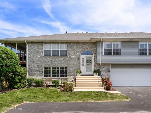 $350,000 | 15606 Centennial Court, Orland Park, IL 60462