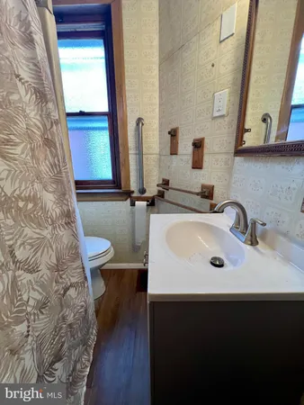 $2,500 | 502 Buttonwood Street, Norristown, PA 19401