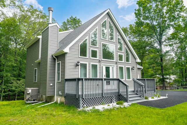 $464,900 | 4130 Mill Creek Drive, Cresco, PA 18326