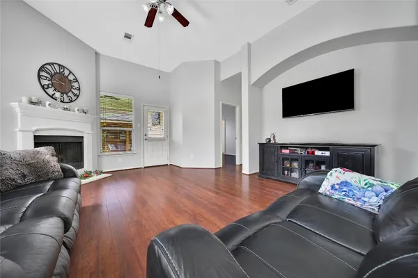 $349,900 | 506 Glenwood Ridge Drive, Spring, TX 77386