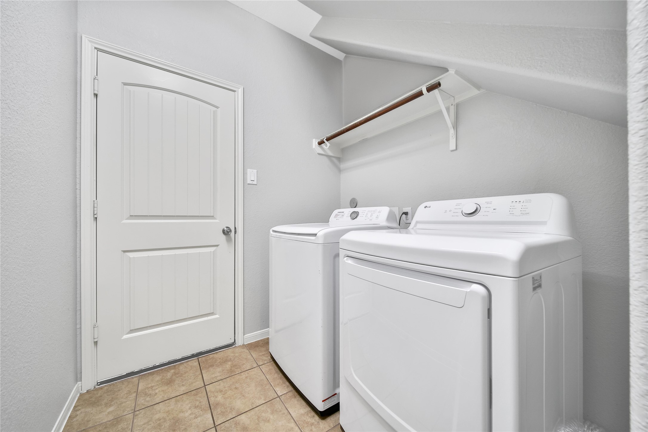 506 Glenwood Ridge Drive Spring, TX 77386 - Photo 6 of 23