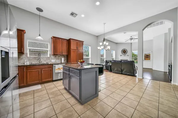 $349,900 | 506 Glenwood Ridge Drive, Spring, TX 77386