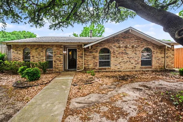 $350,000 | 1408 Vanderbilt Drive, Plano, TX 75023