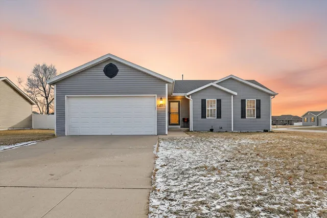 $320,000 | 1627 Redwood Drive, Janesville, WI 53546