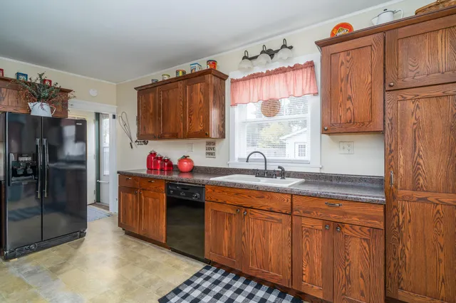 $218,000 | 221 East 6th Street, Crookston, MN 56716