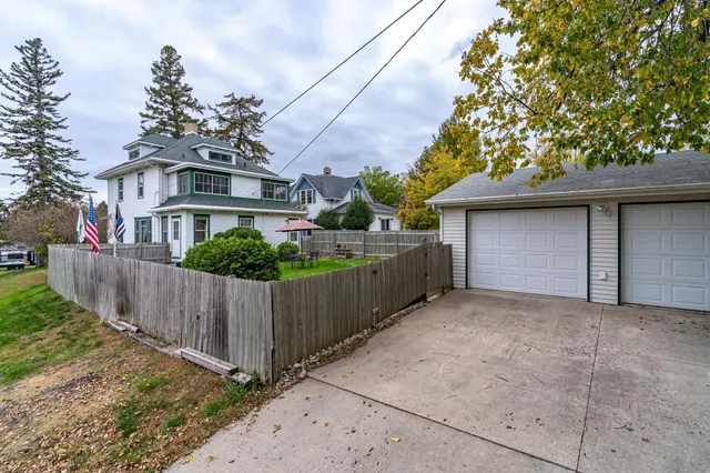 $218,000 | 221 East 6th Street, Crookston, MN 56716