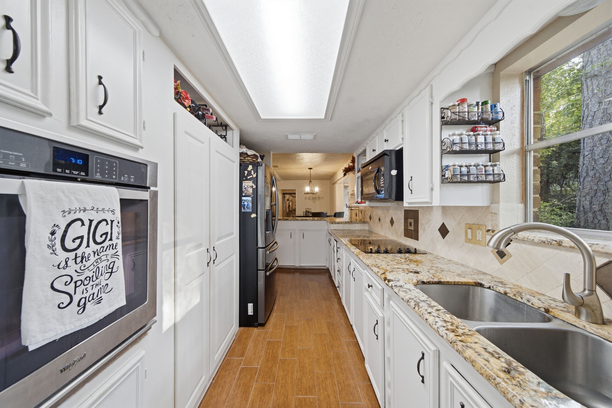 9905 Kleppel Road Tomball, TX 77375 - Photo 20 of 37 Kitchen