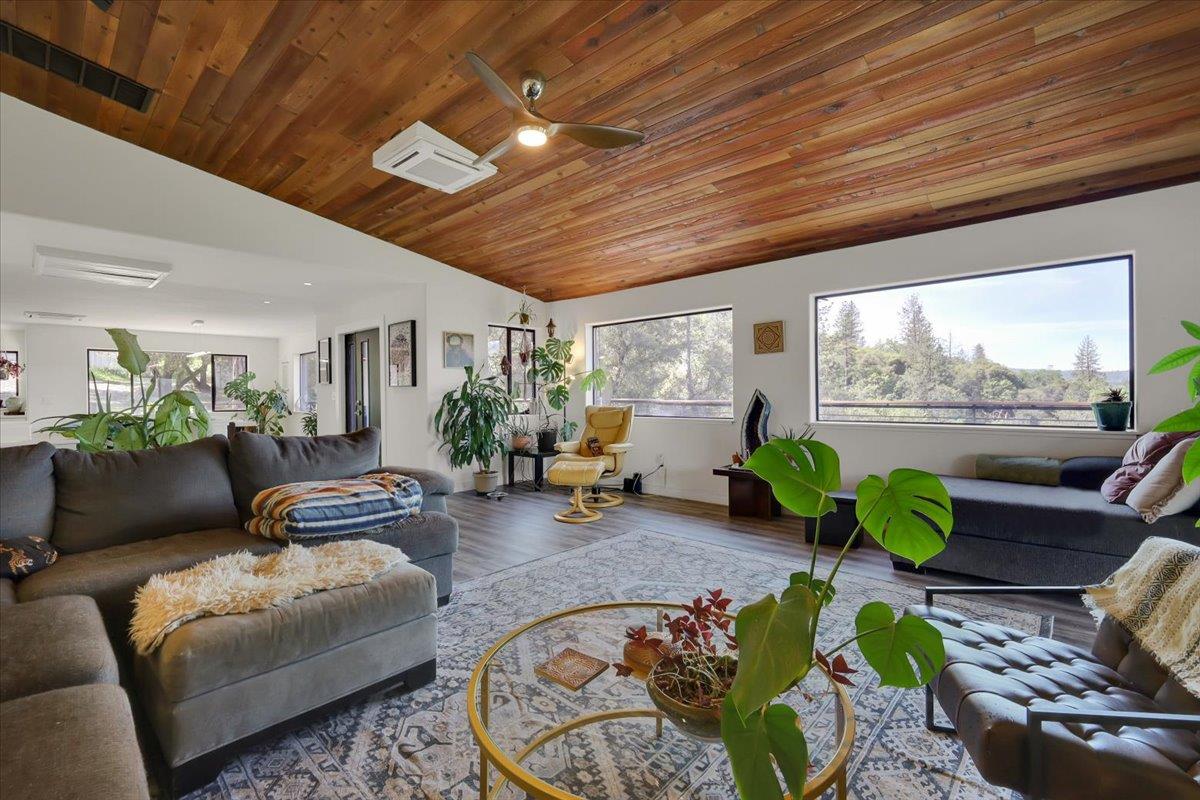 17513 Derby Way Penn Valley, CA 95946 - Photo 7 of 78 a living room with furniture and a table