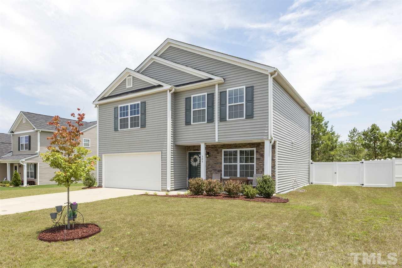 305 Battery Way Bunnlevel, NC 28323 - Photo 2 of 30