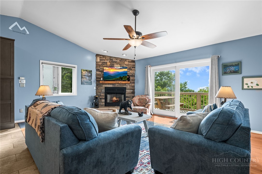215 North Pinnacle Ridge Road Beech Mountain, NC 28604 - Photo 10 of 36