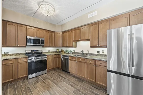 $360,000 | 455 West Wood Street, Unit 405, Palatine, IL 60067