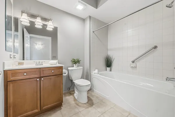 $360,000 | 455 West Wood Street, Unit 405, Palatine, IL 60067