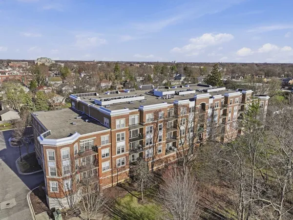 $360,000 | 455 West Wood Street, Unit 405, Palatine, IL 60067