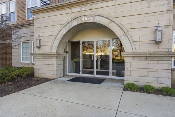 $360,000 | 455 West Wood Street, Unit 405, Palatine, IL 60067
