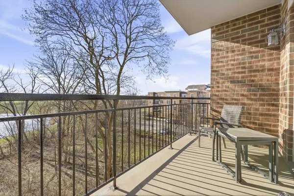 $360,000 | 455 West Wood Street, Unit 405, Palatine, IL 60067