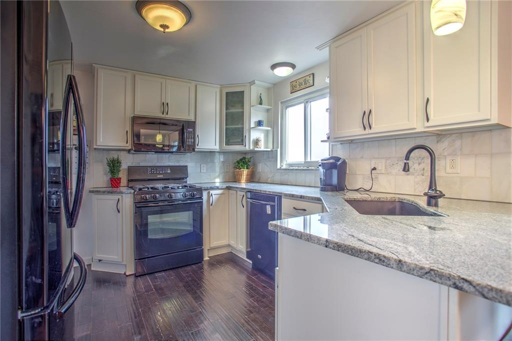 3062 Mt Troy Road Pittsburgh, PA 15212 - Photo 4 of 19 Light and bright, you will actually enjoy cooking!