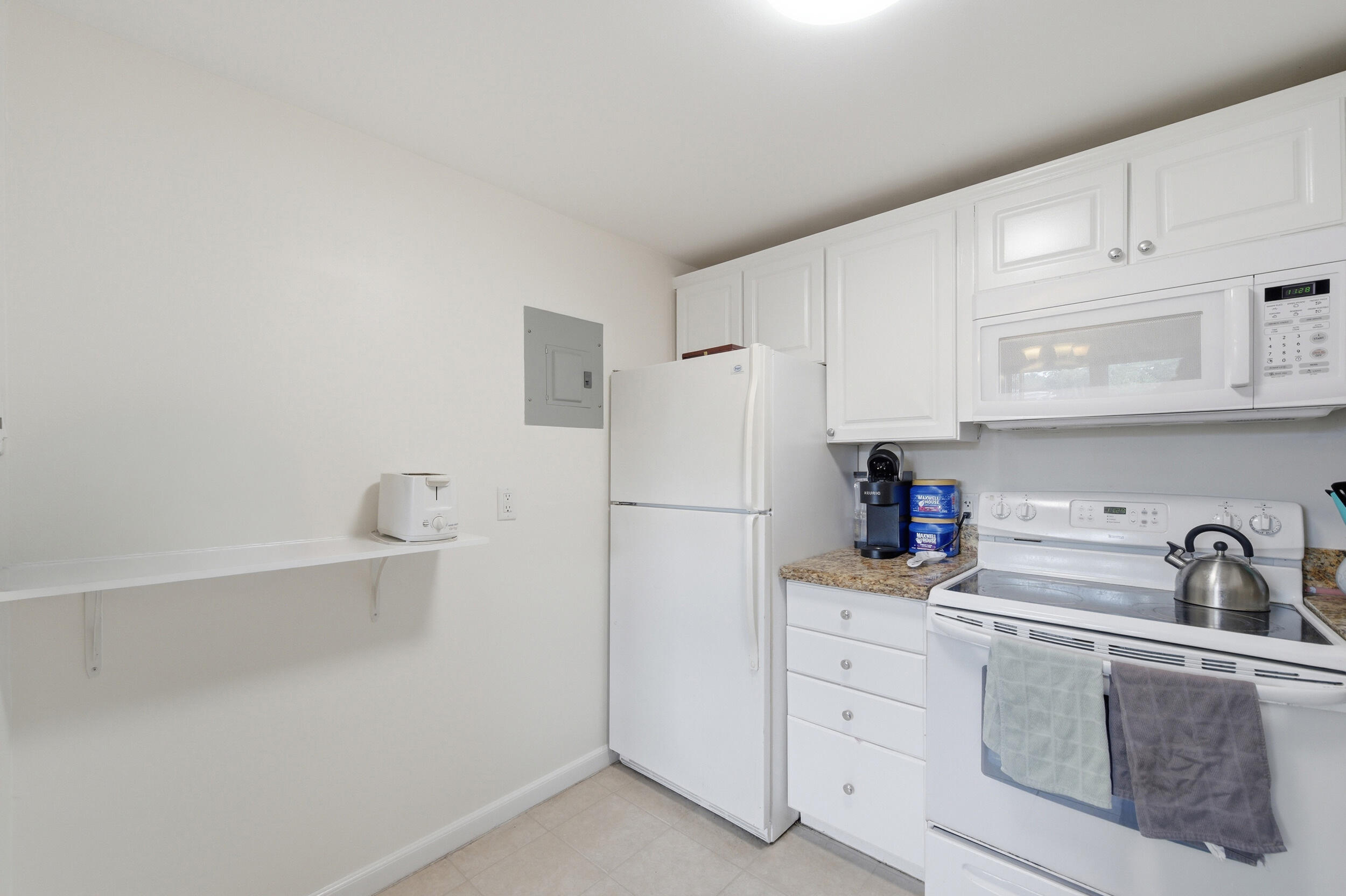 387 Flanders I Delray Beach, FL 33484 - Photo 13 of 40 11__d4s5576
