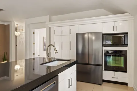 $1,171,000 | 2200 Cliffs Edge Drive, Austin, TX 78733