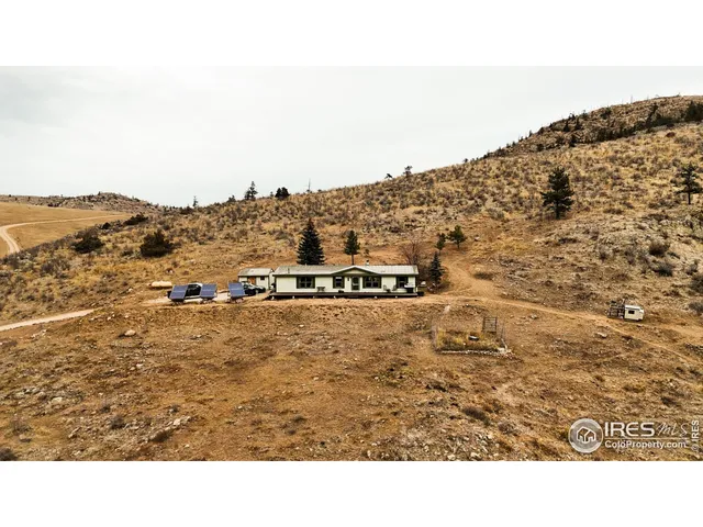 a black and white photo of a city