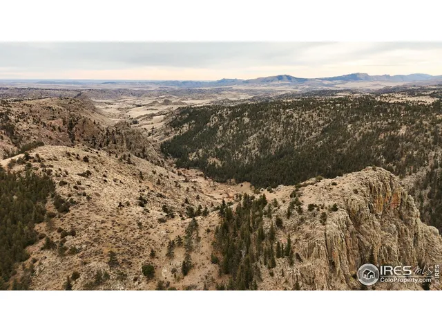 a black and white photo of a city