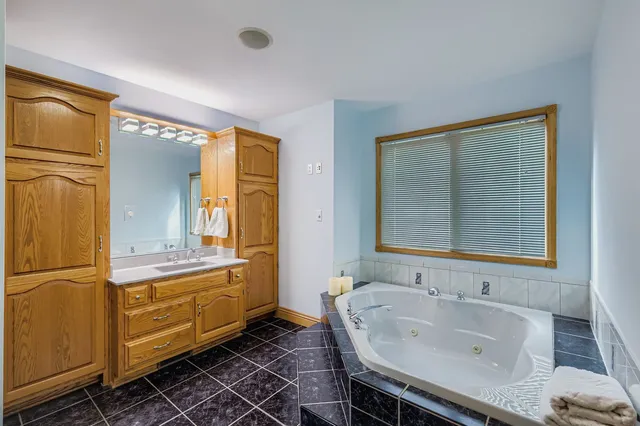 $575,000 | 5904 Elm Street, Lisle, IL 60532