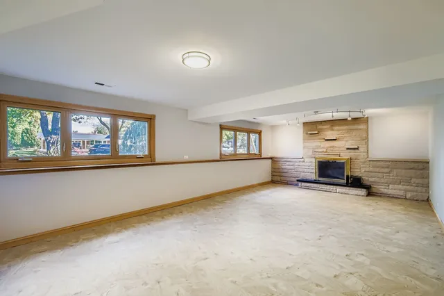 $575,000 | 5904 Elm Street, Lisle, IL 60532