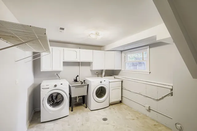 $575,000 | 5904 Elm Street, Lisle, IL 60532