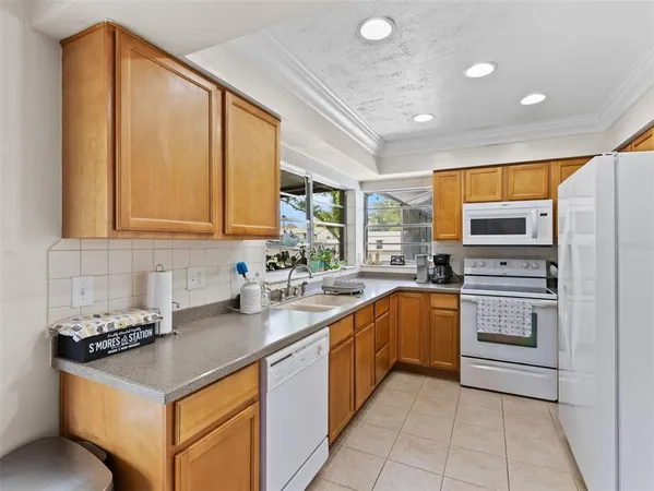 $425,000 | 322 Hollowtree Drive, Seffner, FL 33584