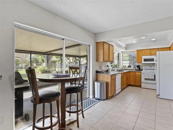 $425,000 | 322 Hollowtree Drive, Seffner, FL 33584