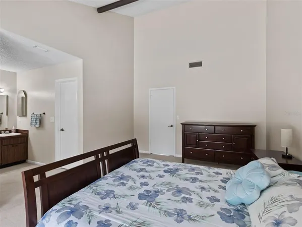 $425,000 | 322 Hollowtree Drive, Seffner, FL 33584