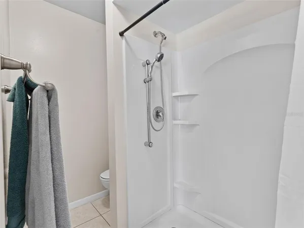 $425,000 | 322 Hollowtree Drive, Seffner, FL 33584