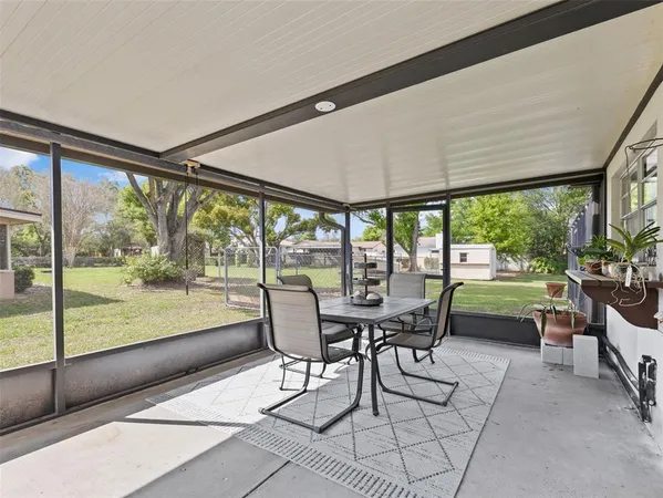 $425,000 | 322 Hollowtree Drive, Seffner, FL 33584