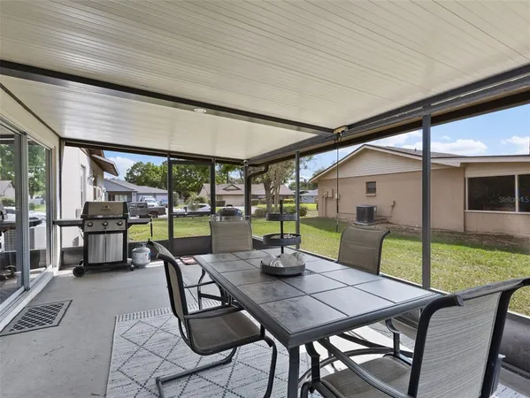 $425,000 | 322 Hollowtree Drive, Seffner, FL 33584