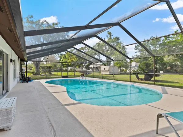 $425,000 | 322 Hollowtree Drive, Seffner, FL 33584