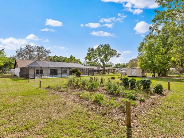 $425,000 | 322 Hollowtree Drive, Seffner, FL 33584