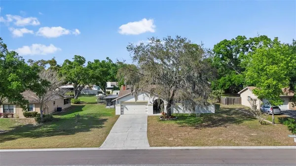 $425,000 | 322 Hollowtree Drive, Seffner, FL 33584
