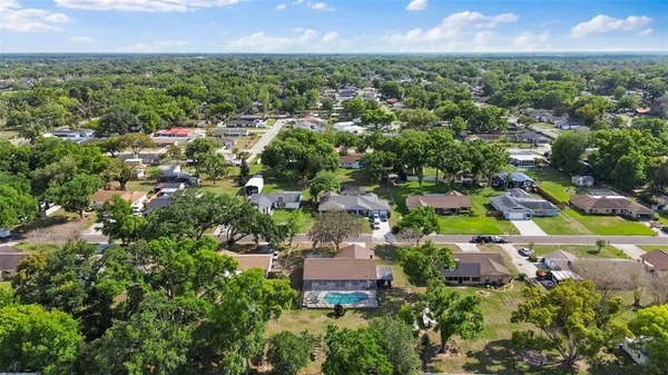 $425,000 | 322 Hollowtree Drive, Seffner, FL 33584