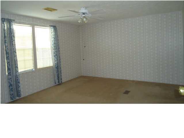 8423 Rynes Circle Navarre, FL 32566 - Photo 10 of 19 Gallery Image 10