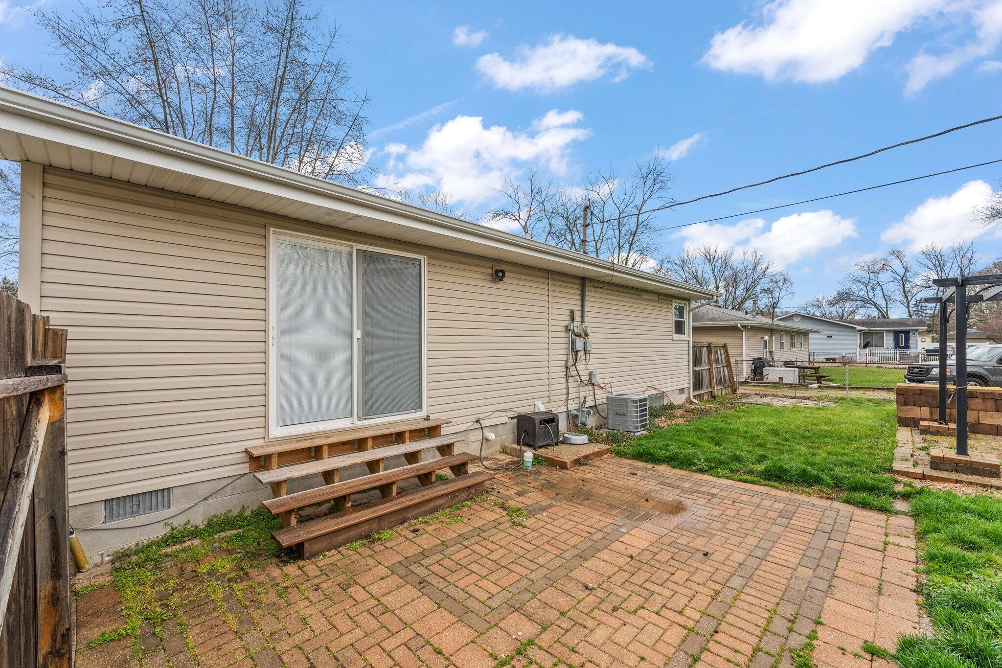 424 Mockingbird Lane Lowell, IN 46356 - Photo 15 of 17 2048x1365
