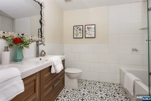 $429,000 | 52 Greenbrook Drive, Unit 52, Bloomfield, NJ 07003
