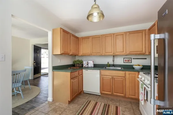 $429,000 | 52 Greenbrook Drive, Unit 52, Bloomfield, NJ 07003
